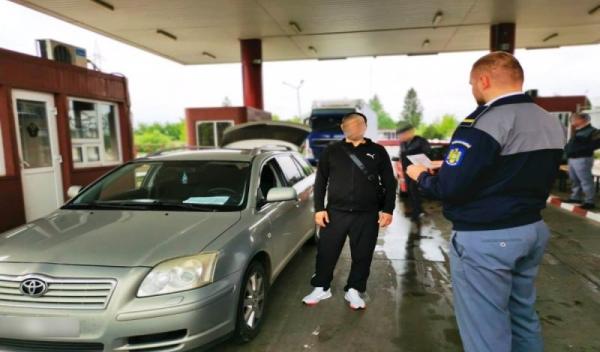 A plătit 100 de euro pentru un permis de conducere fals
