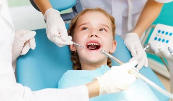 copil-la-dentist