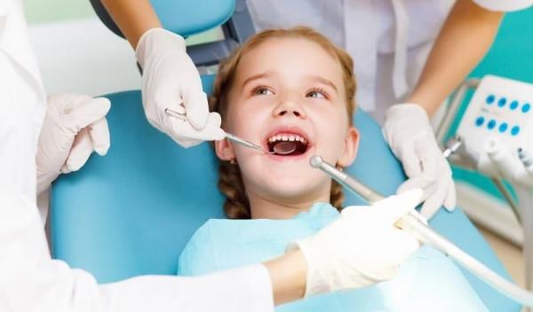 copil-la-dentist