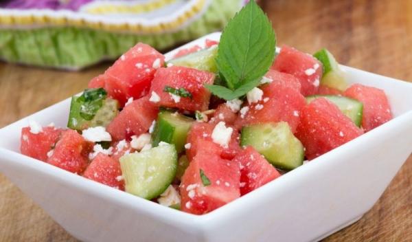 salata-de-pepene-rosu
