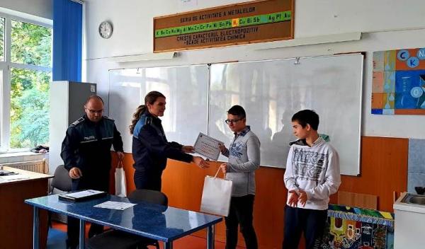 Elevi recompensati_1