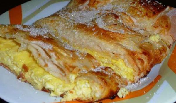 strudel-cu-branza-dulce