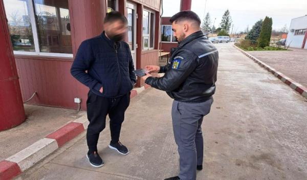 Permis fals de conducere cumpărat cu 250 de euro