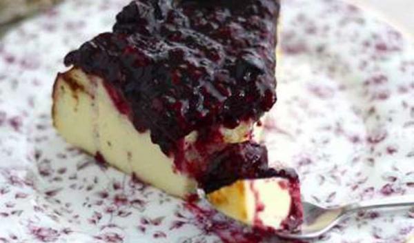 Cheesecake cu lapte condensat și gem