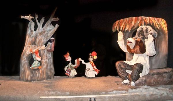 Teatrul Vasilache Ursul pacalit de vulpe
