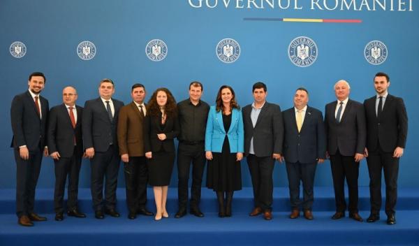 Semnare contracte centre zi Guvern (1)