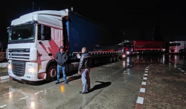 La volanul unui mastodont neasigurat, deși avea acest drept suspendat