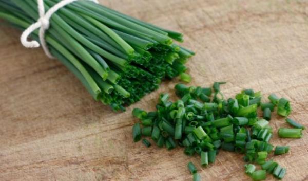 ceapa-verde-frunze