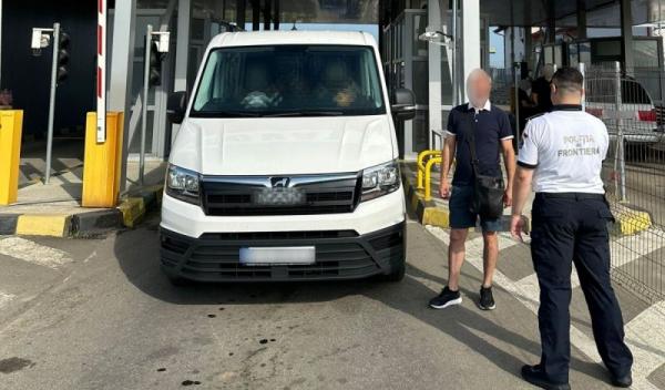 Permis de conducere fals cumpărat cu 200 de euro, descoperit la PTF Racovăț