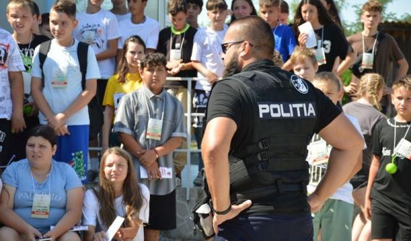 Zile de vara_politisti_004
