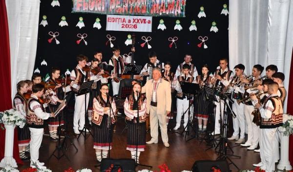 Flori epntru mama 2026_folclor_030