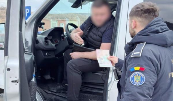 Permis de conducere fals primit de la angajator