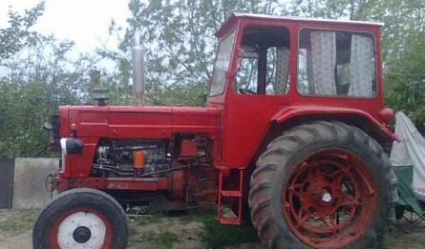 accident tractor