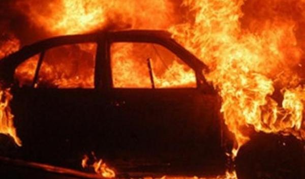 masina incendiata