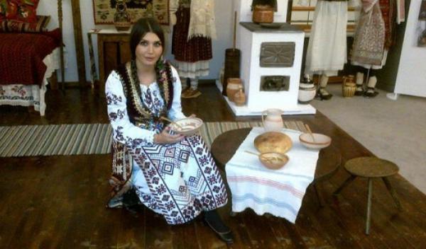 eba_costum_popular