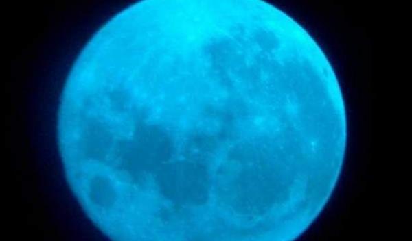 luna-albastra