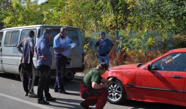 Accident in fata sediului Politiei Dorohoi_06