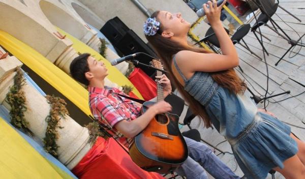 Grupul folk NOI DOI