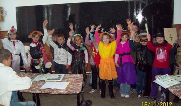 Colectăm, reciclăm, costume realizăm