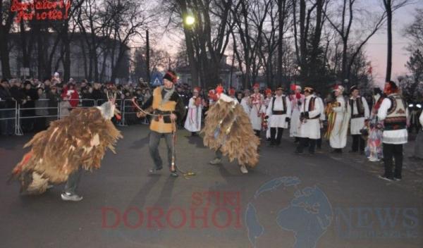Parada formațiilor de datini și obiceiuri