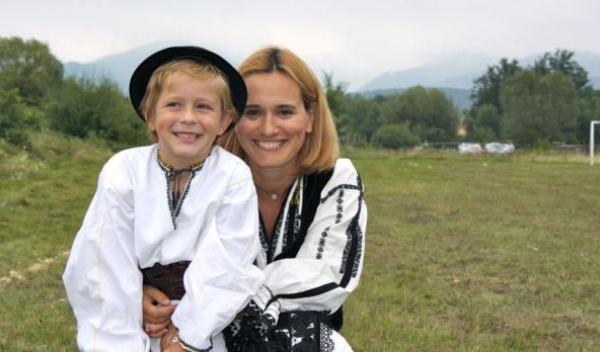 Andreea Esca băiatul ei