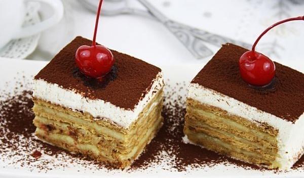 Tort de biscuiti