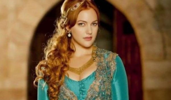 sultana-hurrem-meryem-uzerli