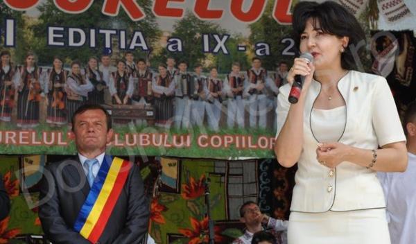 Doina Federovici_Festivalul Mugurelul_Dorohoi 2013_03