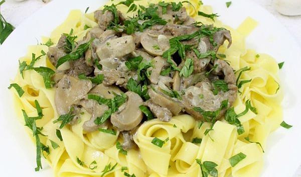 paste cu carne