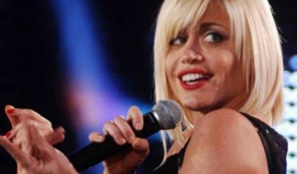 Loredana a primit trofeul Artistul Anului