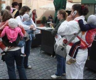 mamicile la munca
