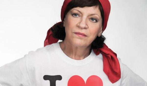Sunt o baba comunista film_1