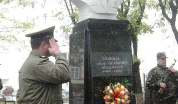 Depuneri coroane Ziua Armatei Botosani