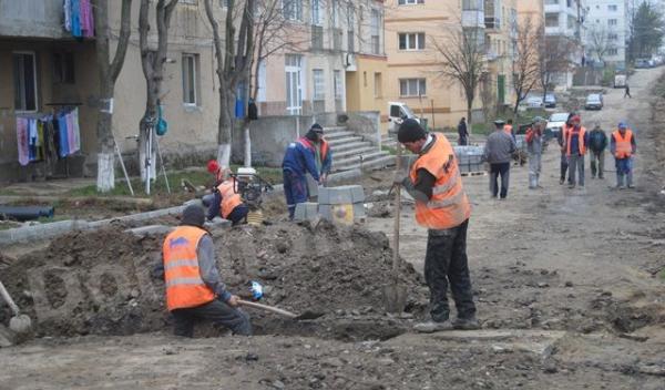 Lucrari de reabilitare pe strazile Sasa Pana si Calea Plevnei din Dorohoi_16
