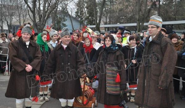 Parada Formatiilor de Datini si Obiceiuri 2013 Dorohoi_Banda Cordareanca_03