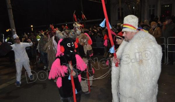 Parada Formatiilor de Datini si Obiceiuri 2013 Dorohoi_Banda Sendriceni_02