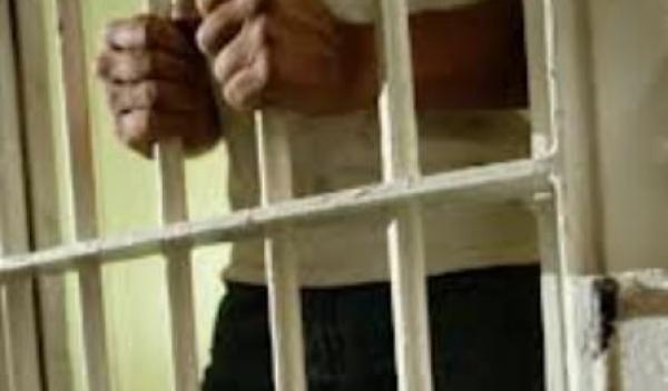 incarecerat penitenciar Bt