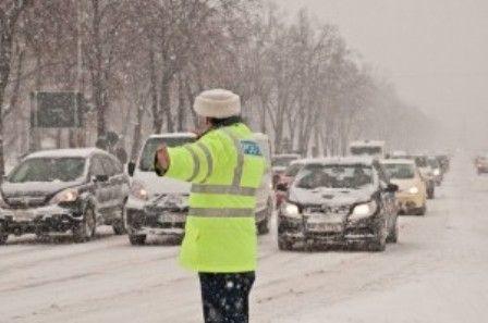 politia-rutiera-brigada-rutiera-trafic-iarna-drum-inzapezit