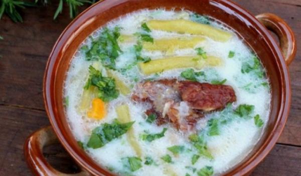 ciorba_de_porc_cu_fasole_verde