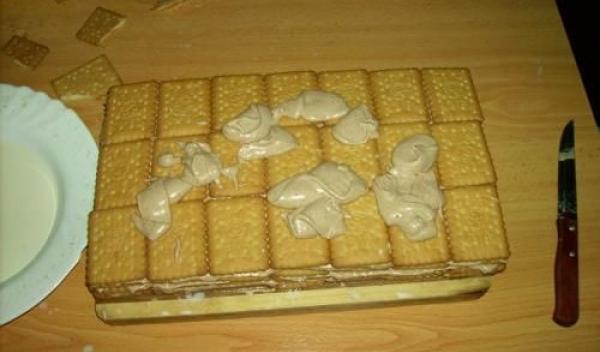 Tort de biscuiti