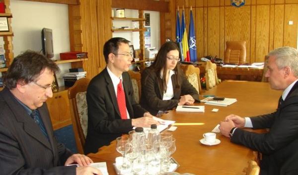 Reprezentant al Ambasadei Japoniei în vizită la prefect_1