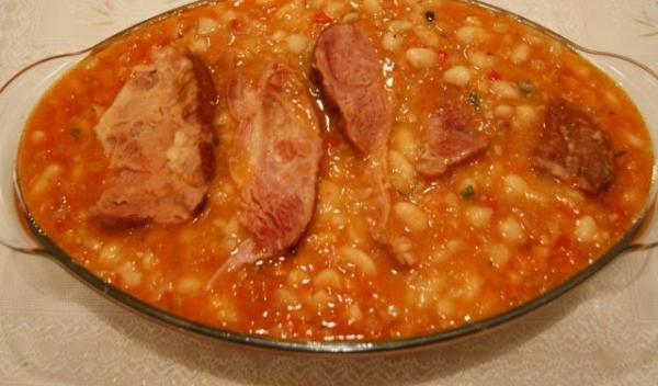 fasole-cu-ciolan-afumat