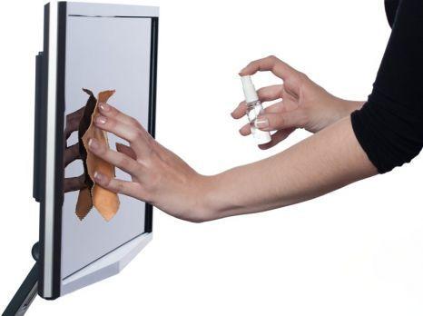 sfaturi ca să cureţi corect monitorul calculatorului