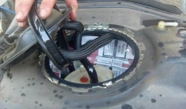 VW „alimentat cu ţigări de contrabandă” în loc de combustibil