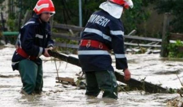 inundatii pompieri