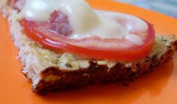Pizza cu blat de conopidă