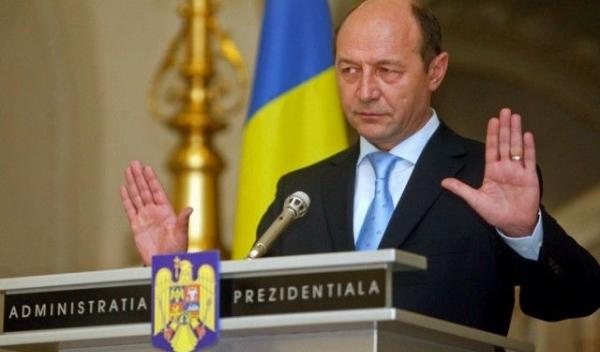 Băsescu respinge Legea