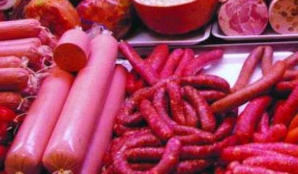Deșeuri alimentare, în loc de mezeluri. Ce conțin preparatele ieftine