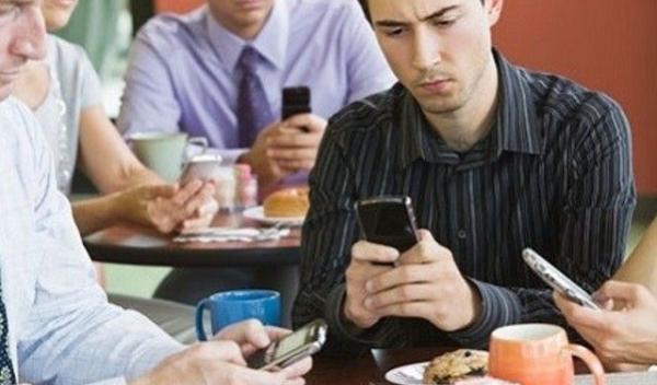 Dependenţa de telefoanele inteligente