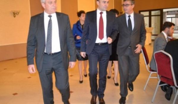 intalnire oameni de afaceri